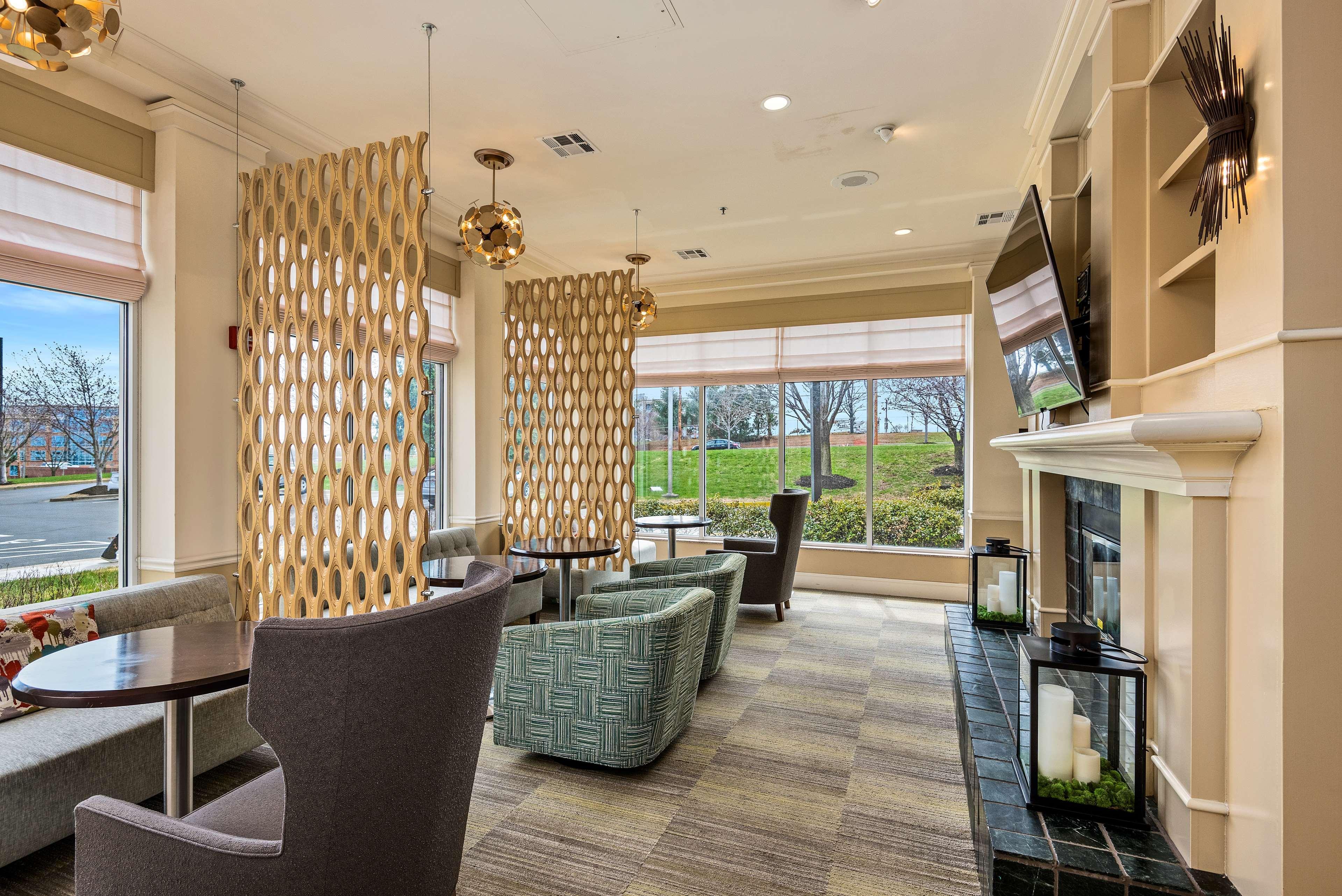 Hilton Garden Inn Overland Park Exterior photo