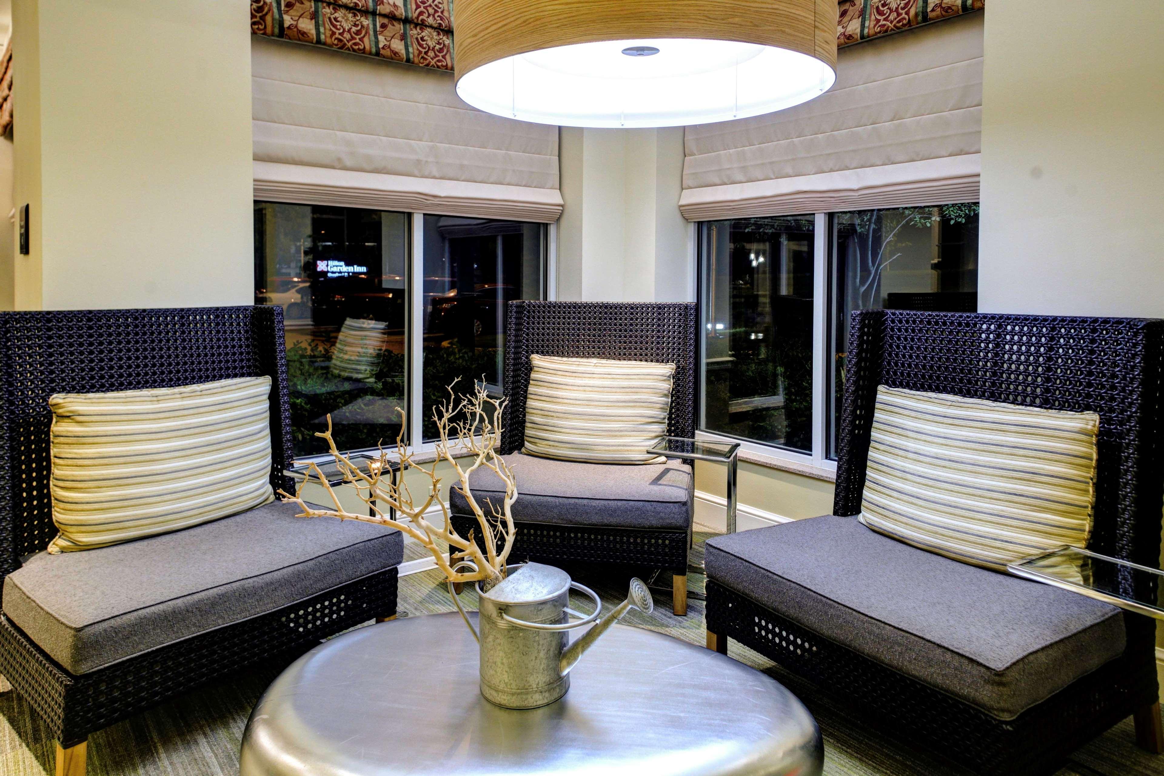 Hilton Garden Inn Overland Park Exterior photo
