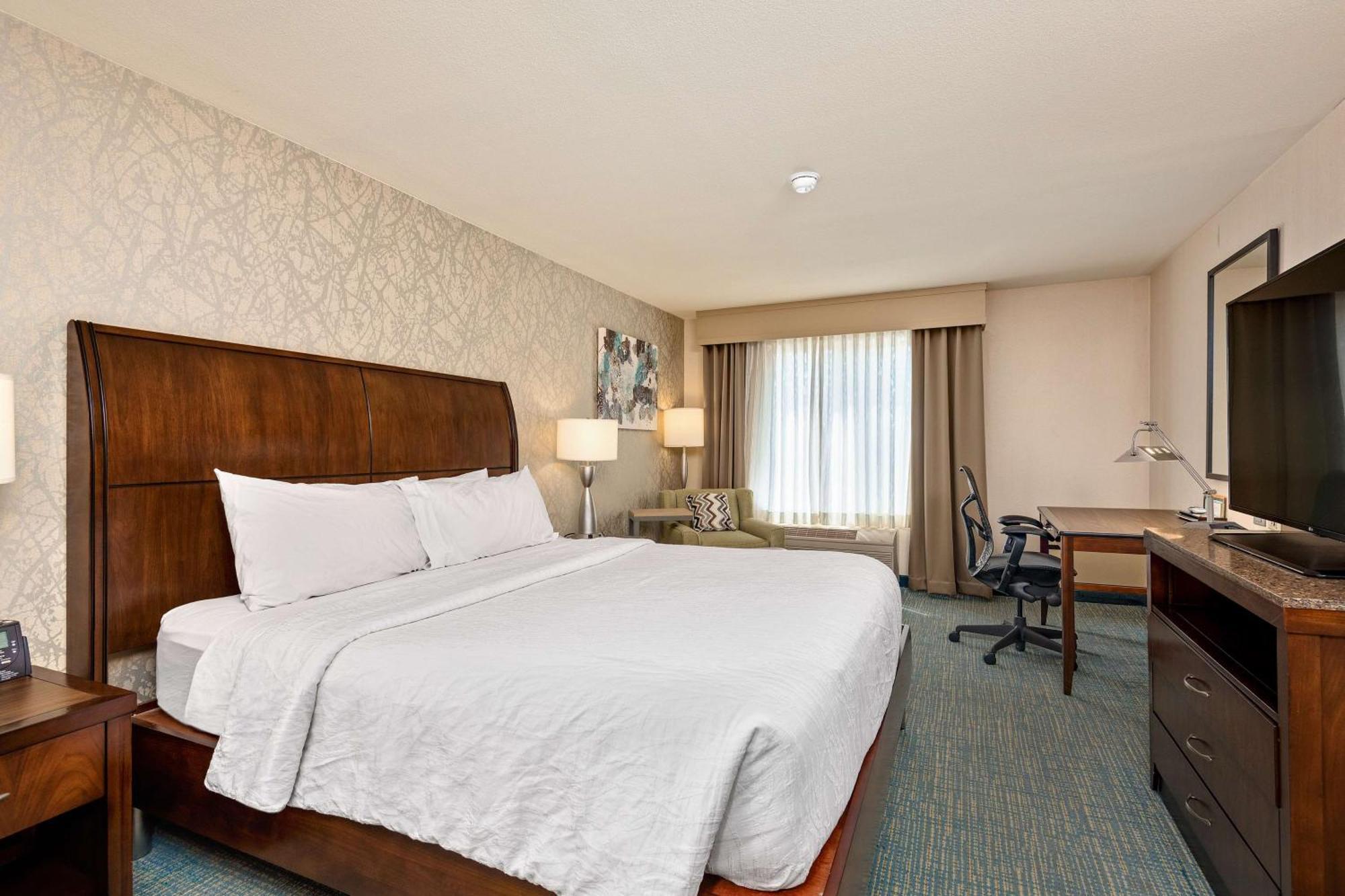 Hilton Garden Inn Overland Park Exterior photo