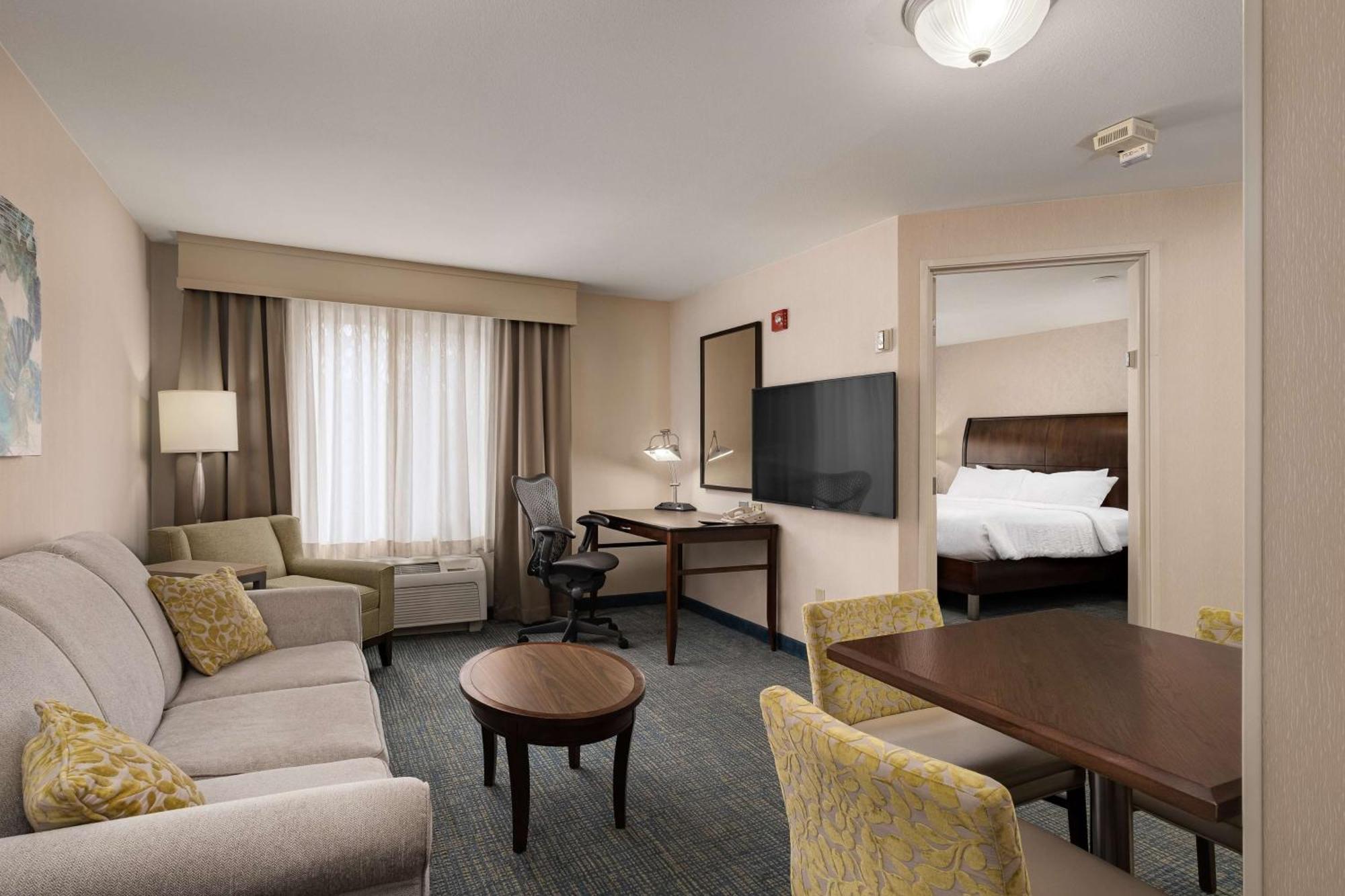 Hilton Garden Inn Overland Park Exterior photo