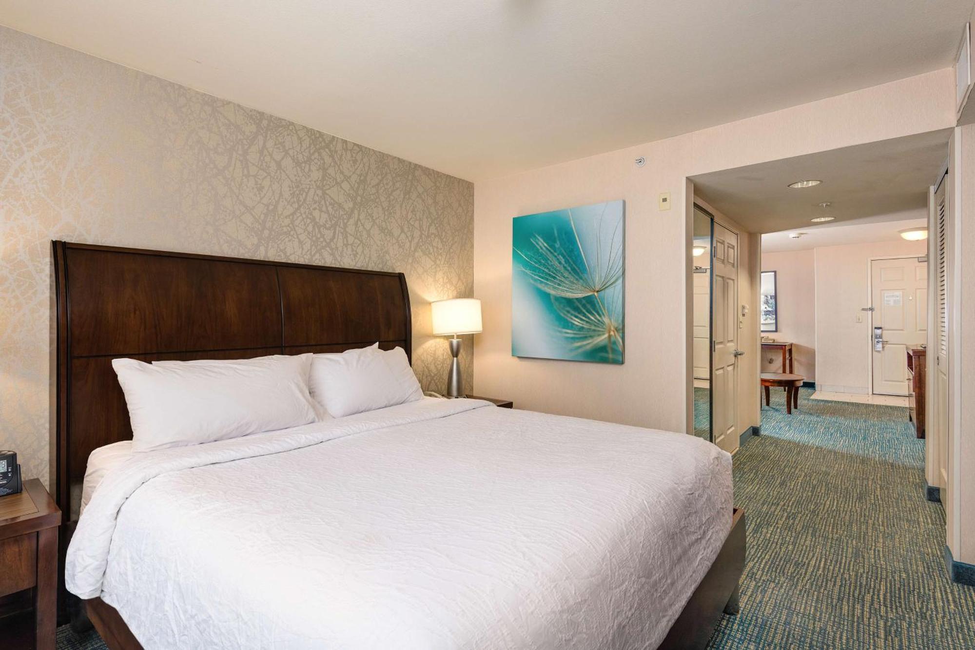 Hilton Garden Inn Overland Park Exterior photo