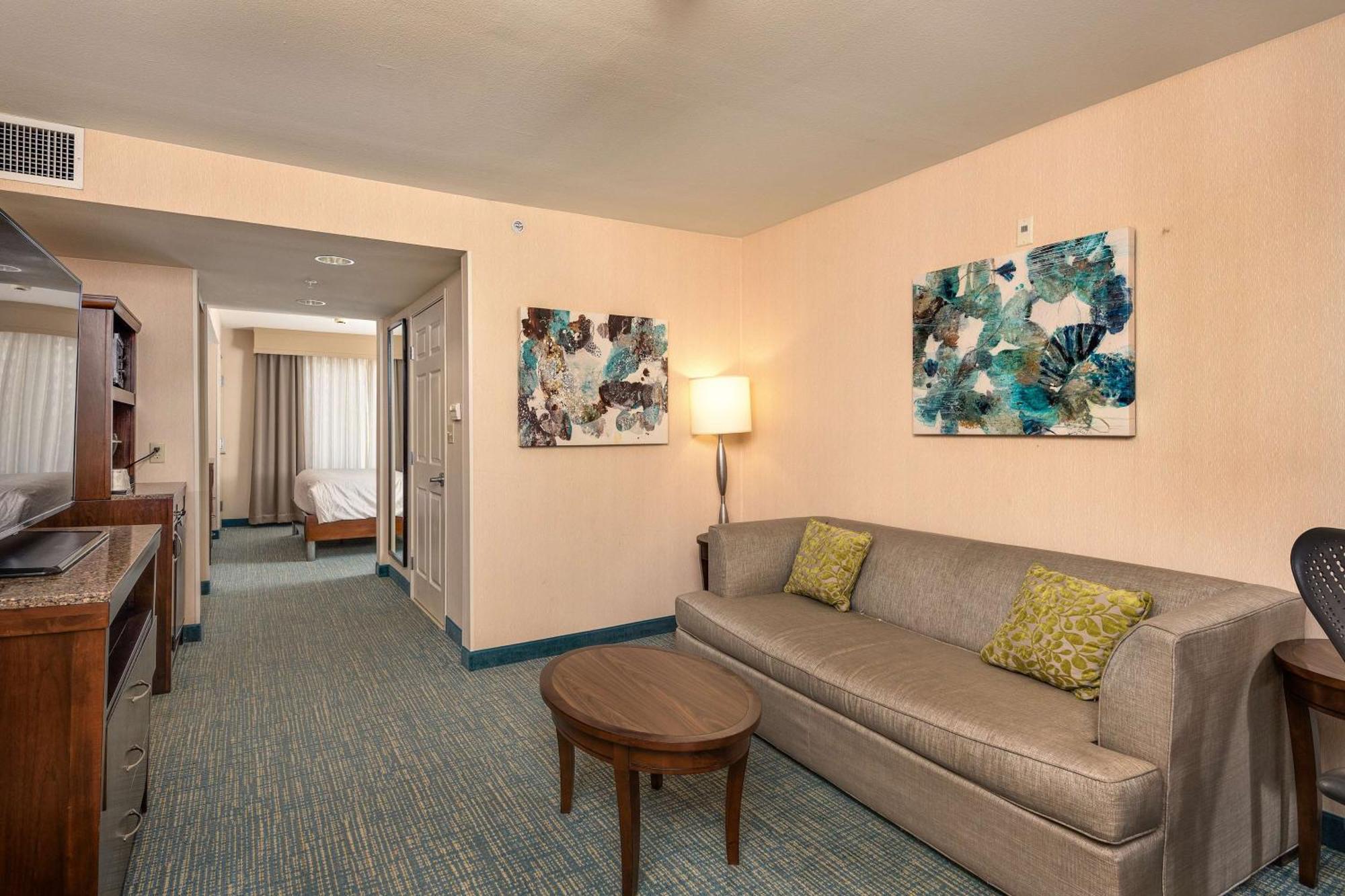 Hilton Garden Inn Overland Park Exterior photo