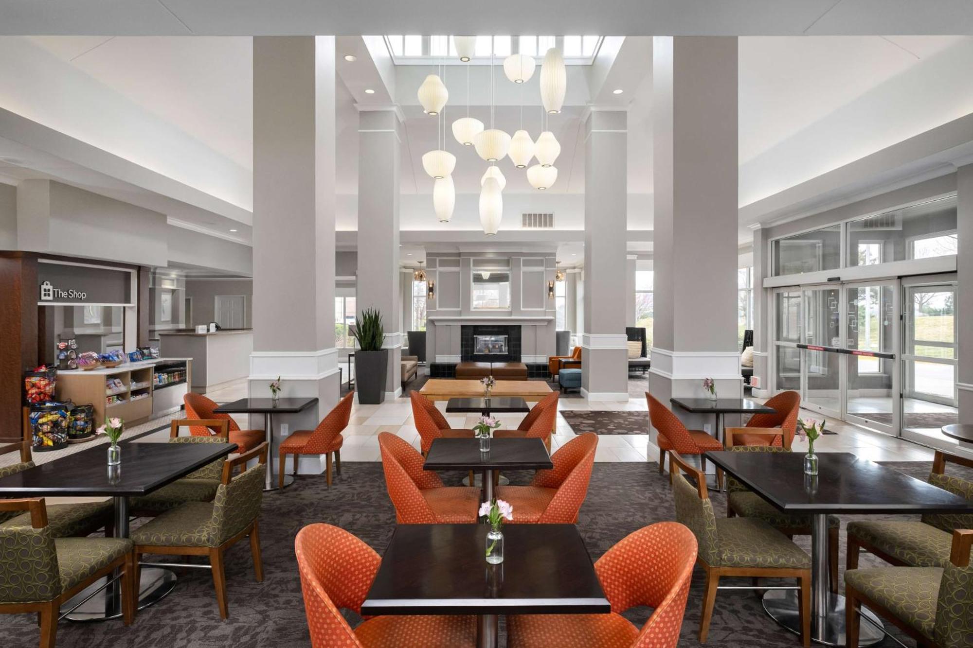 Hilton Garden Inn Overland Park Exterior photo