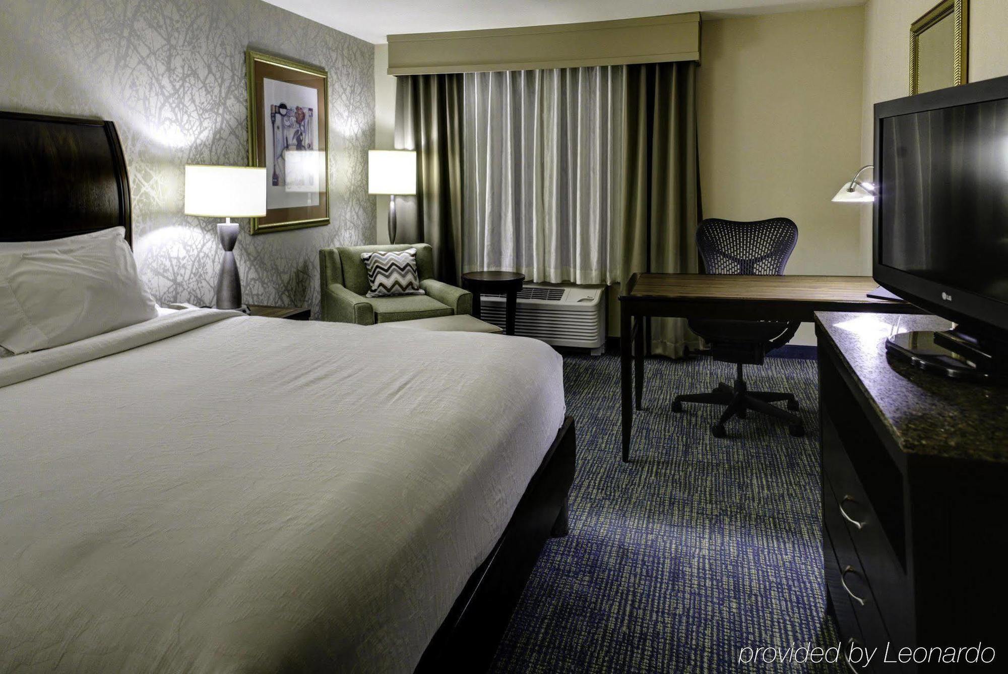 Hilton Garden Inn Overland Park Exterior photo